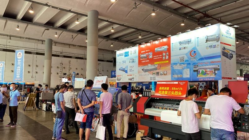 如何挑选高端展厅设计公司？揭秘其核心要素与标准