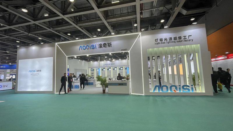 发光字与普通招牌有何不同？揭秘两者间的奥秘**