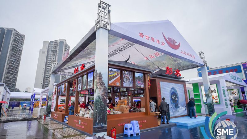 户外灯箱制作工艺流程揭秘：从设计到防水规范